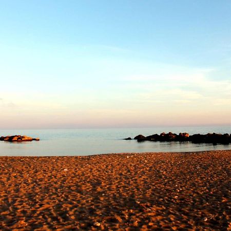 B&B Nettuno Сан Леоне Екстериор снимка