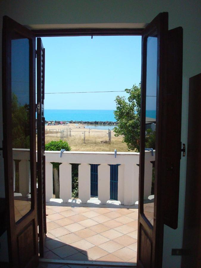 B&B Nettuno Сан Леоне Екстериор снимка